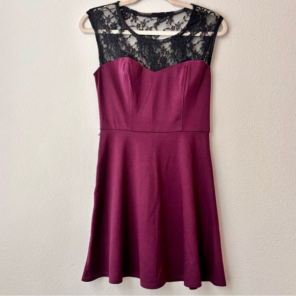 Lots of Love by Speechless Lace Dress – Size S - Picture 2 of 9